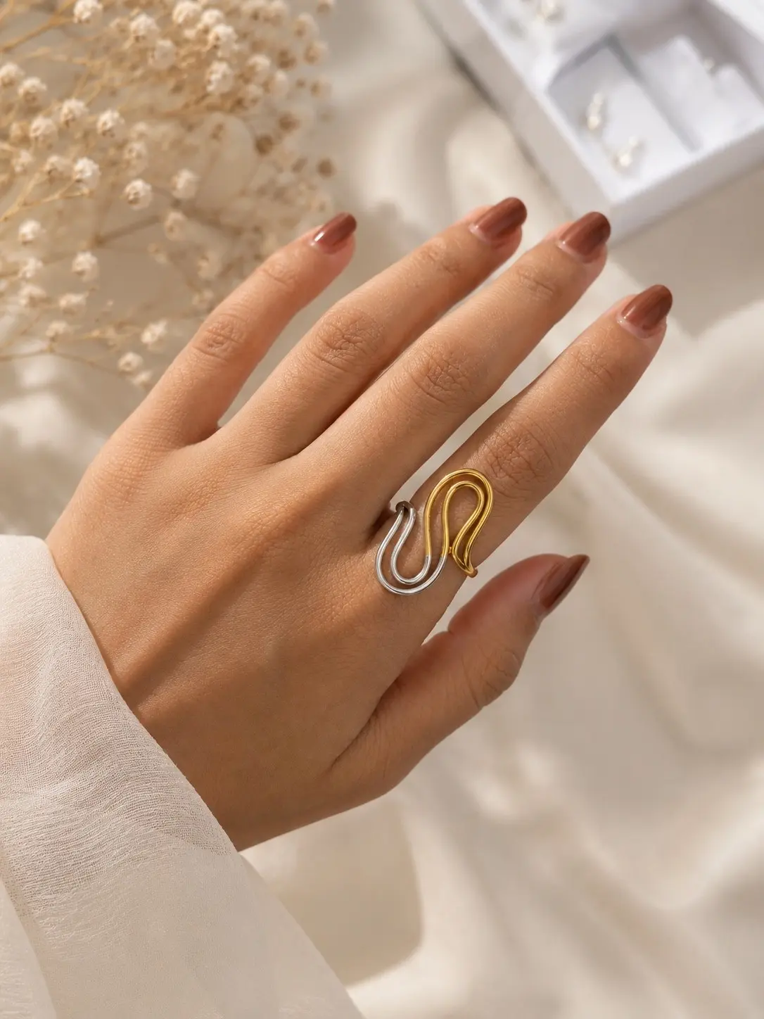 Double shade loop ring