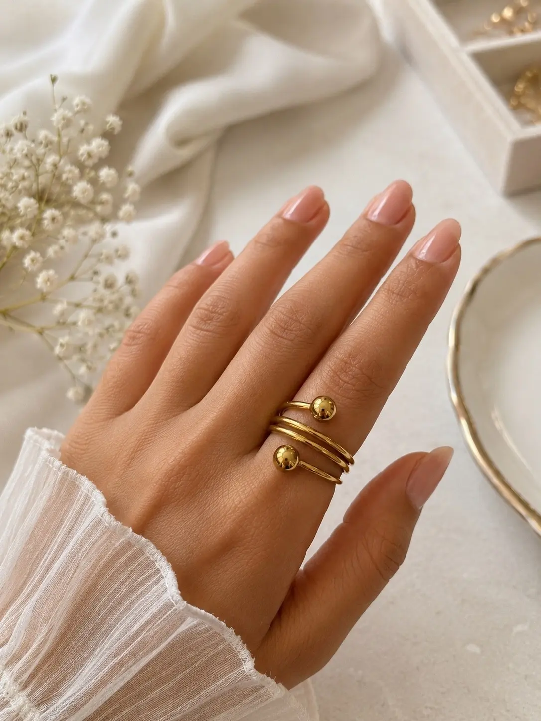 Golden orbit ring