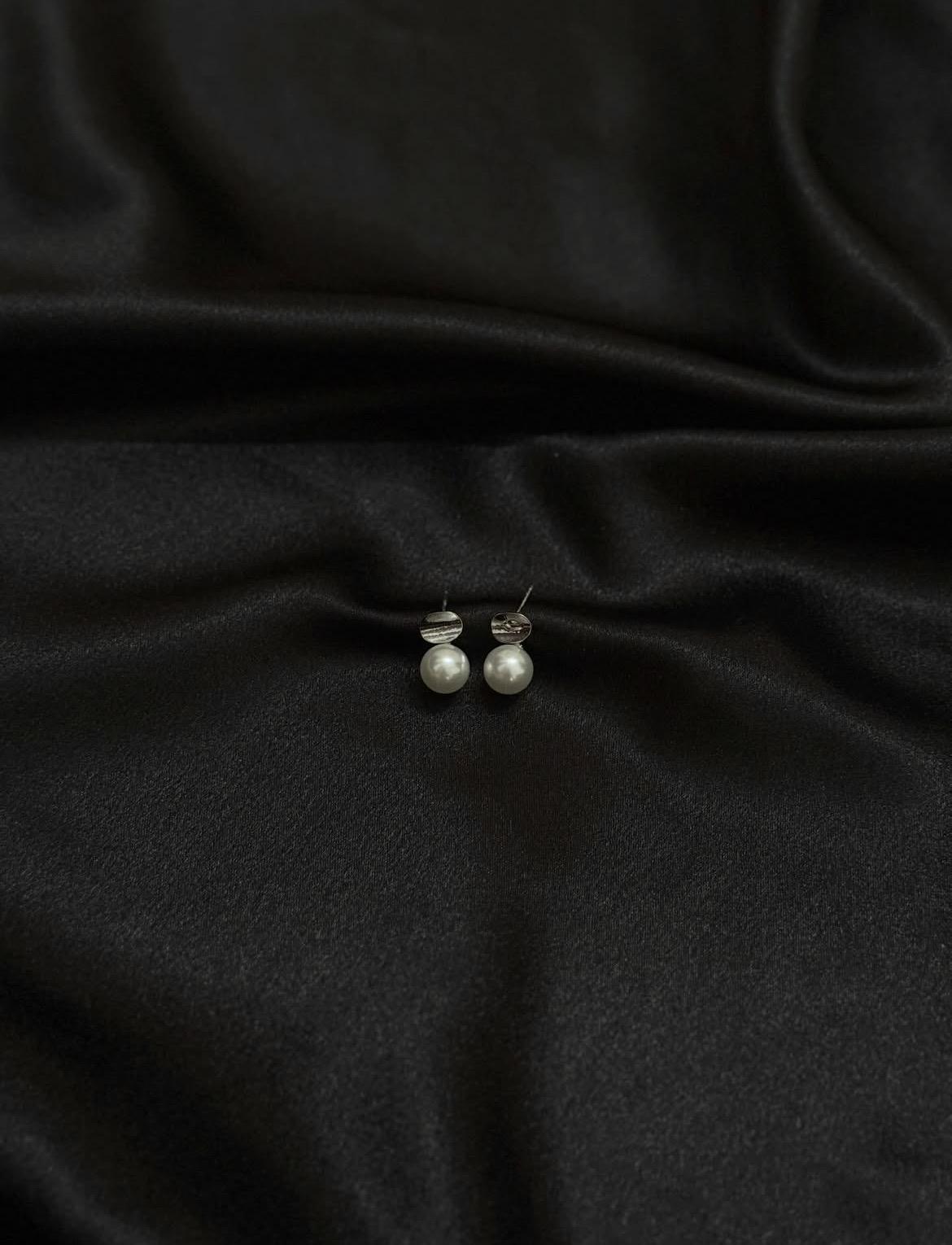 Silver pearl earrings