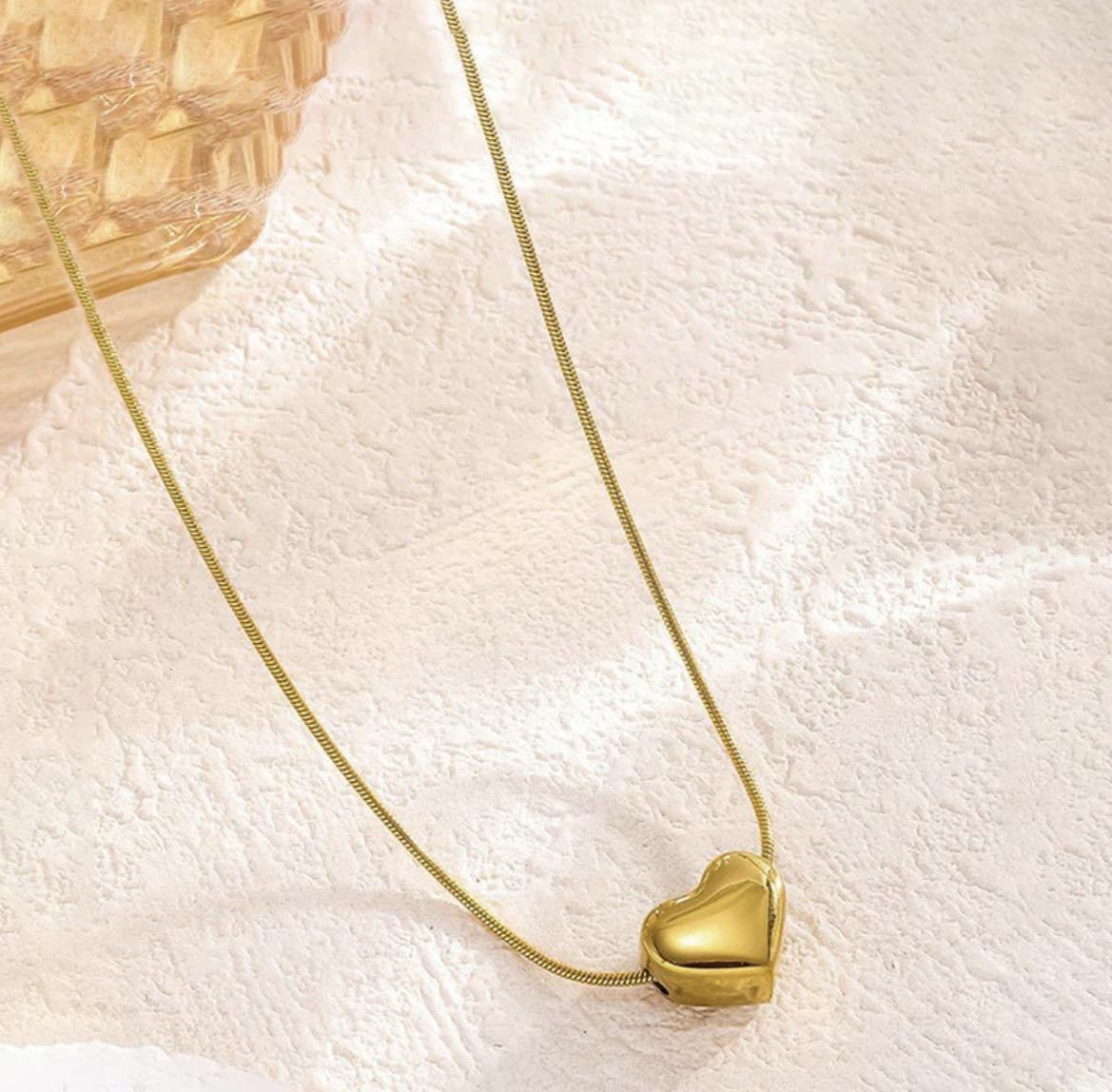 Golden heart neckchain